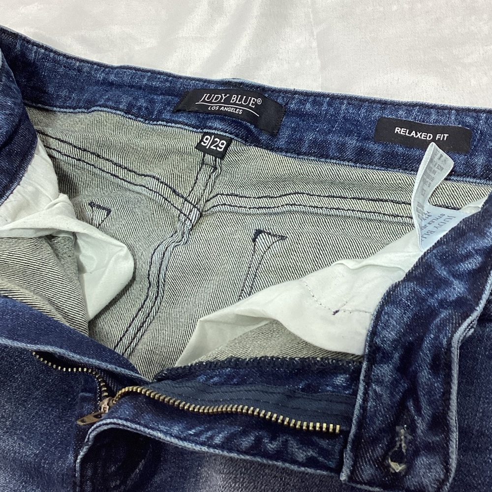 Judy Blue Relaxed fit 9/29 Ankle Jeans frayed hems - Picture 7 of 12